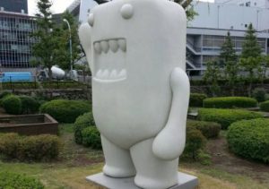 NHKのゆるキャラの石像